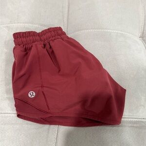 Lululemon Hotty Hot LR Shorts 2.5”